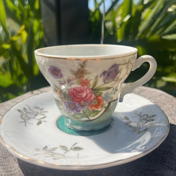 Sterling China Japan -vintage Iridescent Footed Teacup & Saucer - Picture 11 of 12